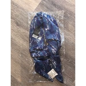 NWT Kitsch Wire Wrap